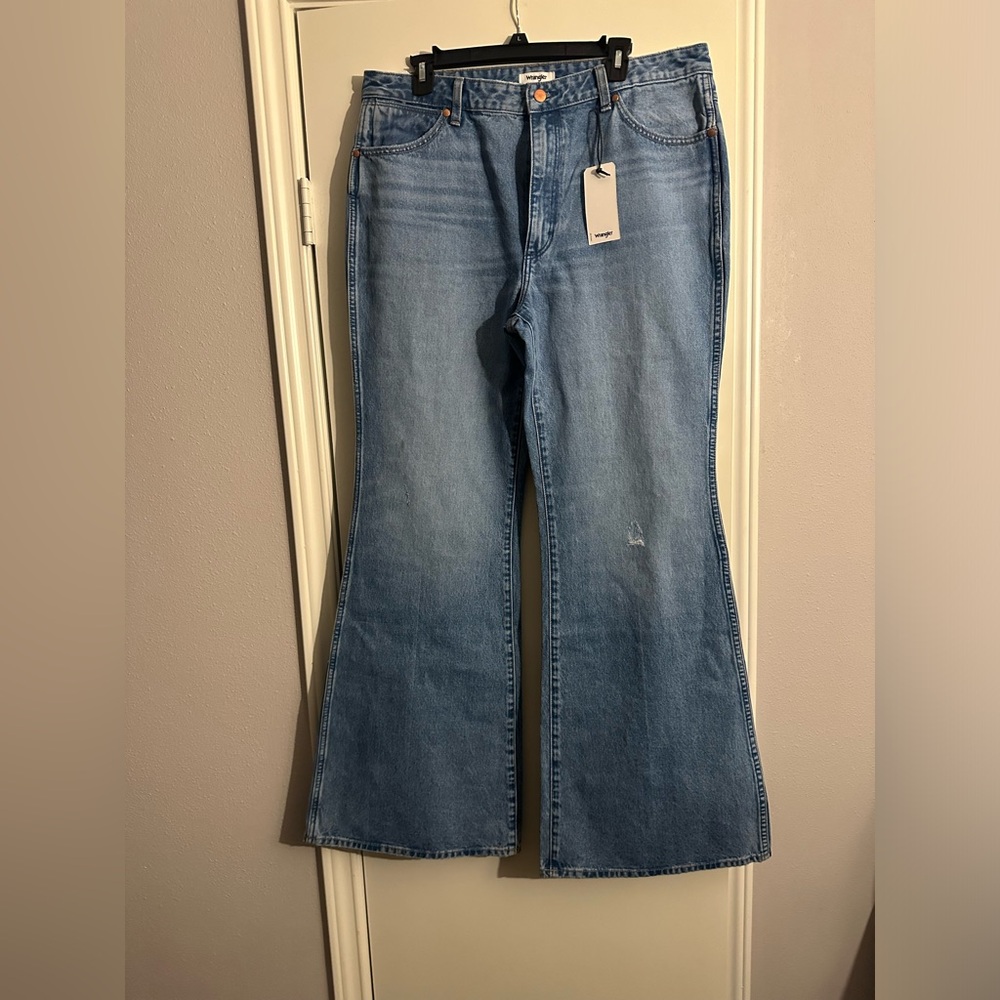 Wrangler Women's Wanderer 622 High Rise Flare Jeans